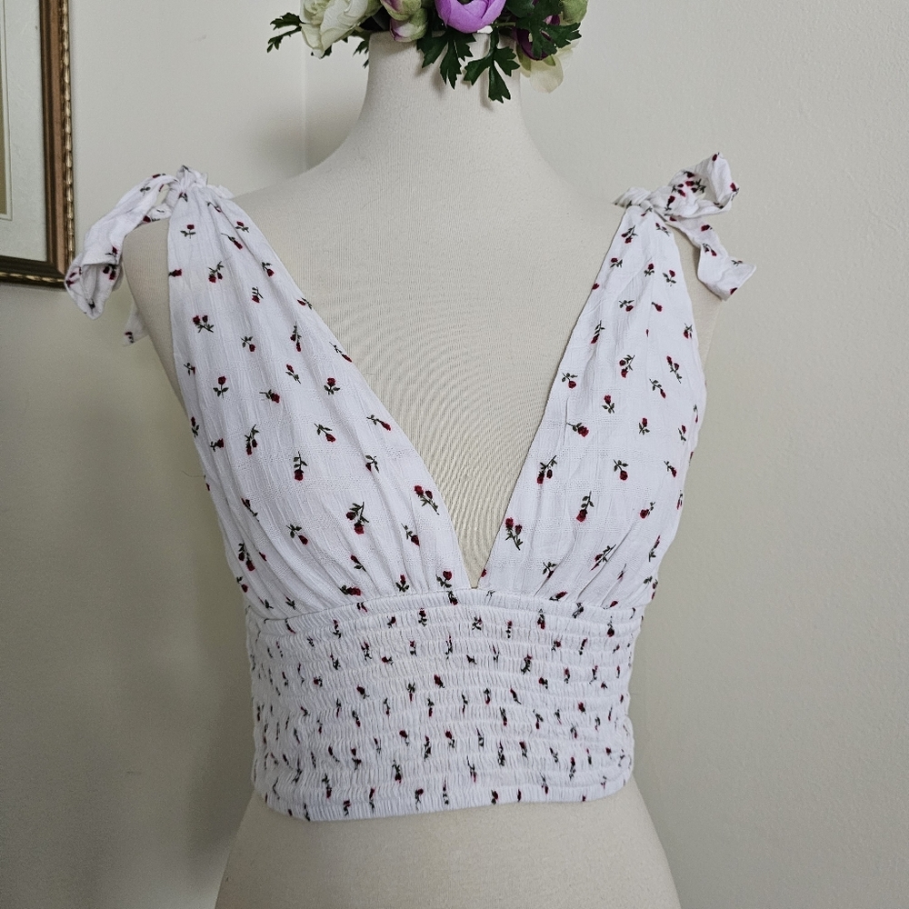 NWT Forever 21 Floral Tie Strap Crop Top